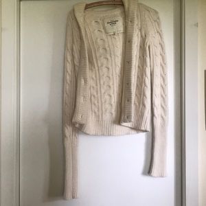 Abercrombie & Fitch sweater